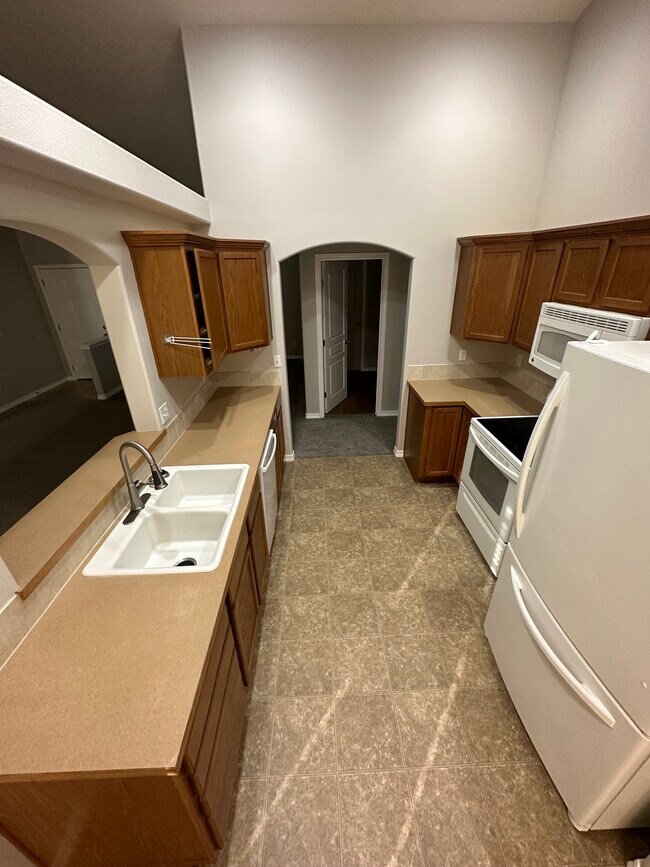 Building Photo - 5671 Waikiki Ct