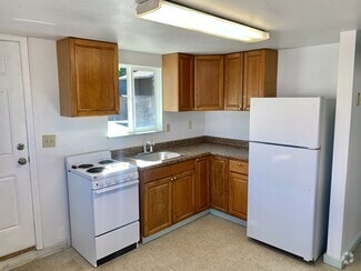 Building Photo - 571 Maalo St