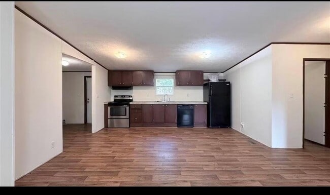 Building Photo - 1430 W Howard Ln