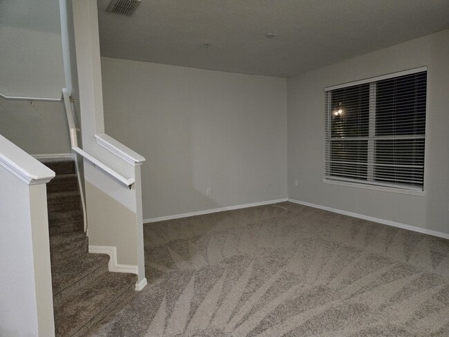 Building Photo - 3BD / 2.5BA Carriage Home