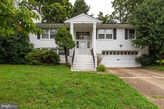Building Photo - 1501 Walden Dr