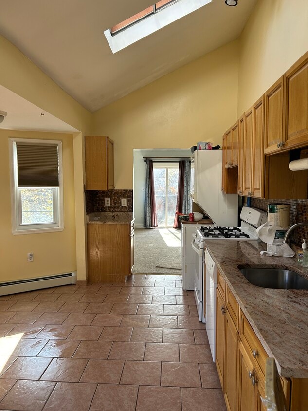 Primary Photo - 111 Riverlawn Dr