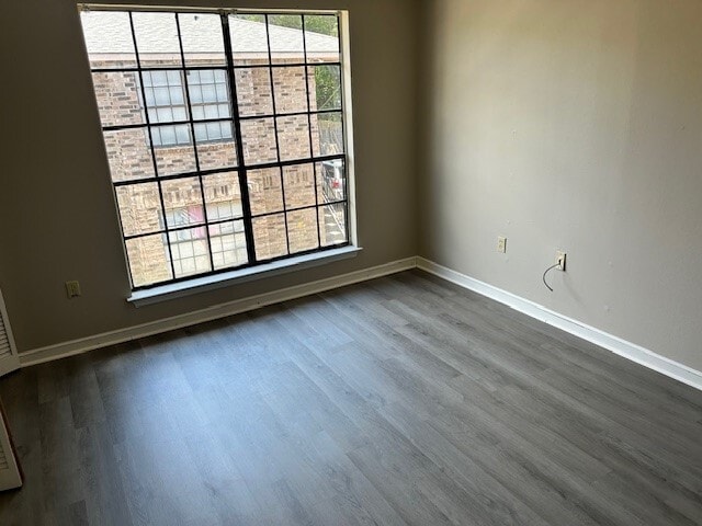 Building Photo - 2045 Sherwood Meadow Dr