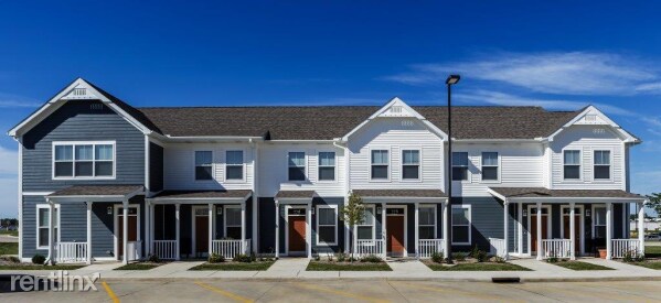 Building Photo - 700 Malerich Dr