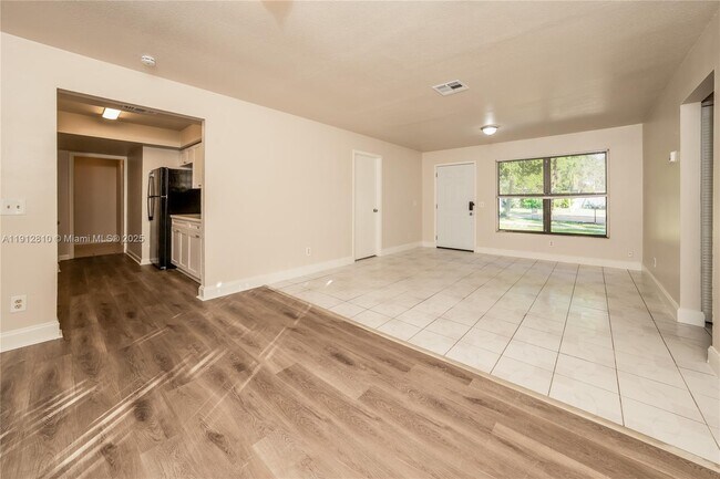 Foto del edificio - 586 Udell Ln