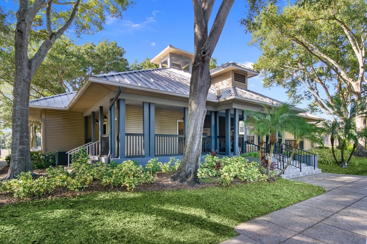 Lakewood Place Apartments Brandon, FL