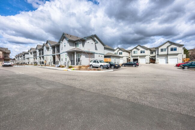 Foto del edificio - 2235 E Warm Springs Ave