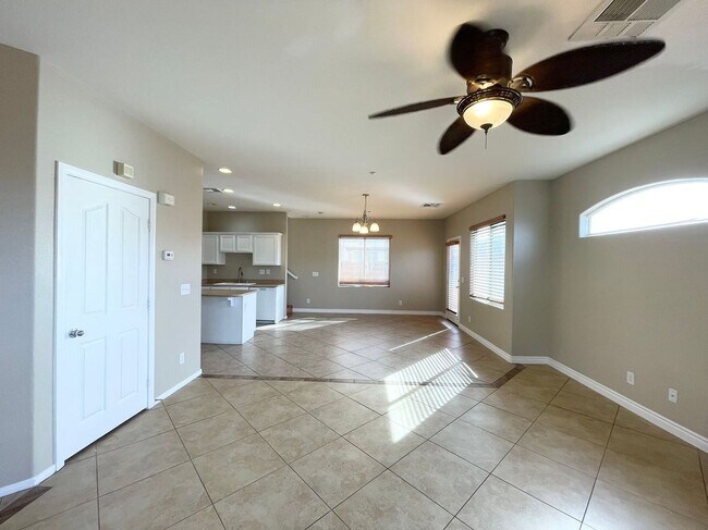 Building Photo - Beautiful 2-story house