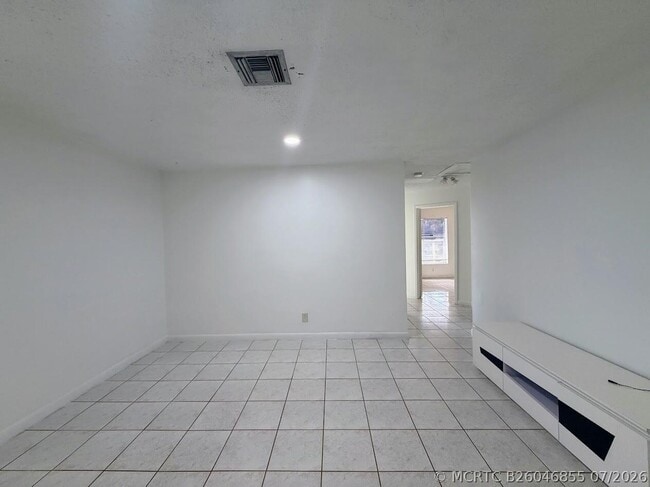 Building Photo - 5899 Mango Rd