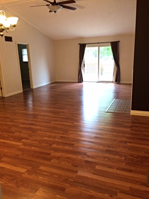 Building Photo - 1116 Cobblestone Dr