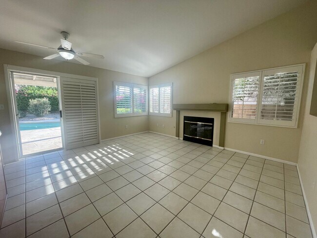 Foto del edificio - COMING SOON! LOVELY 3 Bedroom + Den/ 2 Bath POOL Home In N. La Quinta!