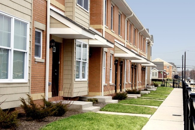 Charlton Gardens - Stella Garden Apartments