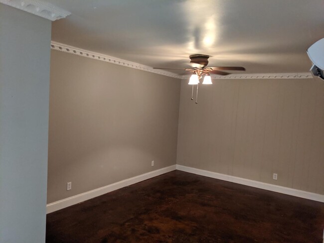 Building Photo - 201 Acklen Park Dr