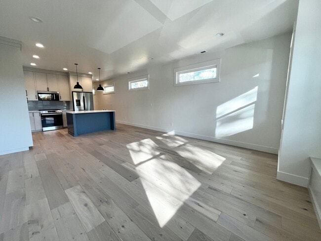 Building Photo - Gorgeous New Build in Boise’s East End – Easy Access to St. Lukes!!