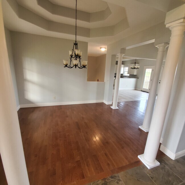 Foto del edificio - 2130 N Williamsburg Ln