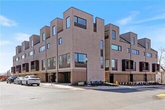 Building Photo - 406 Mulberry Ct