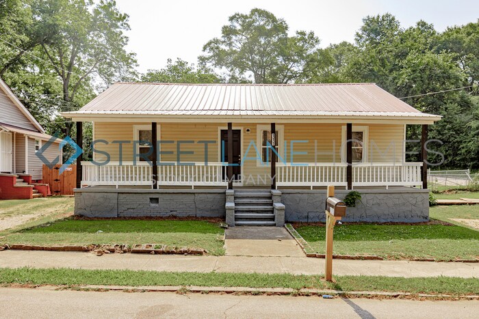 Primary Photo - Charming 3 Bedroom in LaGrange!