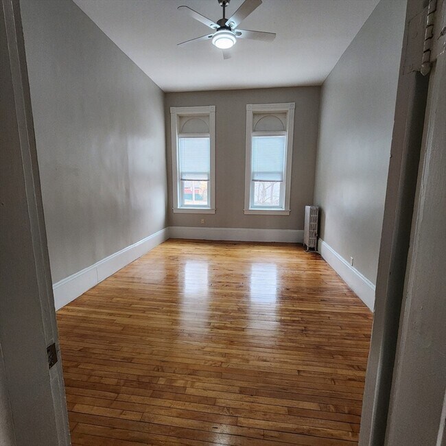 Foto del edificio - 92.5 Maple St