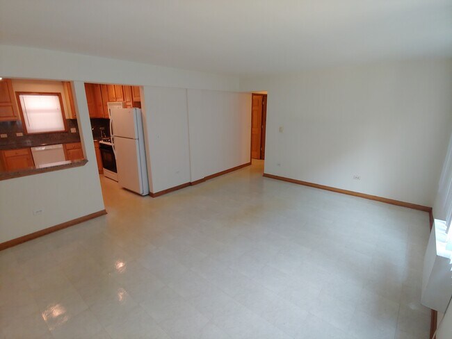 Foto del edificio - 5450 W Higgins Ave