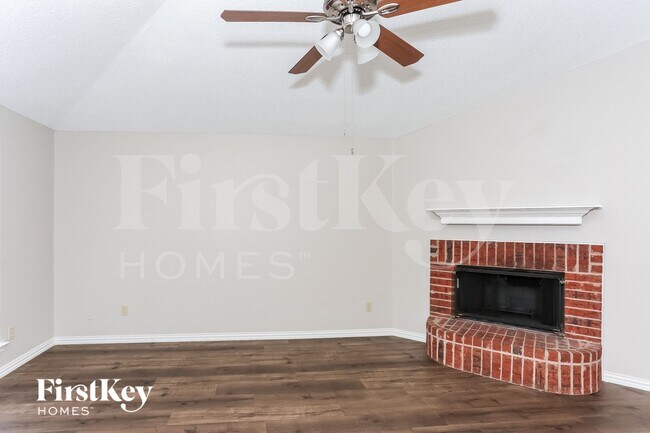 Foto del edificio - 210 Arabian Ln