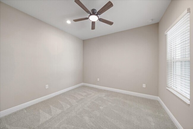 Foto del edificio - 2329 Blue Mahoe Ln