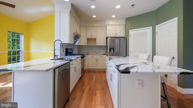 Building Photo - 4578 Summerhill Dr