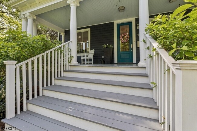 Foto del edificio - 48 Oakwood Ave