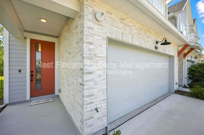 Building Photo - 9921 Element Rd