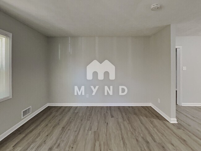 Building Photo - 2050 Sandgate Cir SW