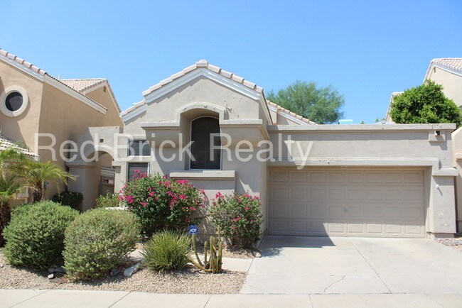Building Photo - 1140 E Hiddenview Dr