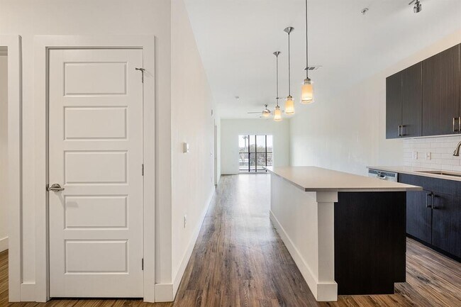 Building Photo - 6444 Burnet Rd