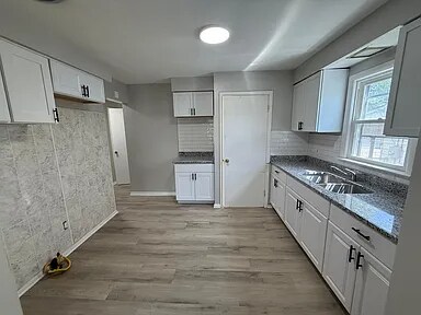Foto del edificio - 5755 Turney Rd