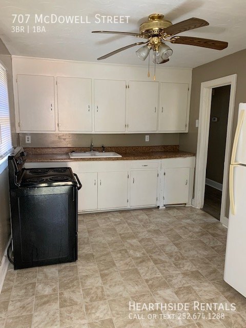Foto del edificio - 3 Bed 1 Bath House on McDowell St.