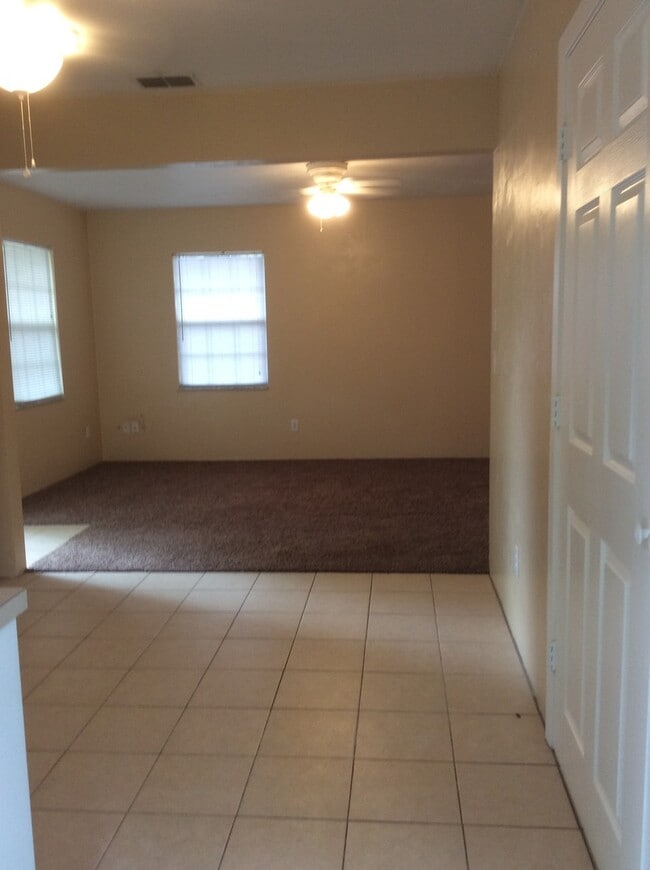 Building Photo - 2 Bedroom House in Wakulla Gardens