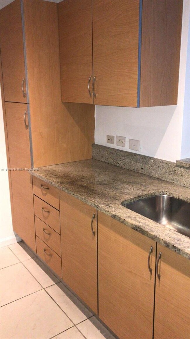 Foto del edificio - 2775 NE 187th St
