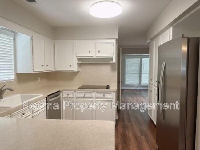 Building Photo - 6226 Allentown Dr