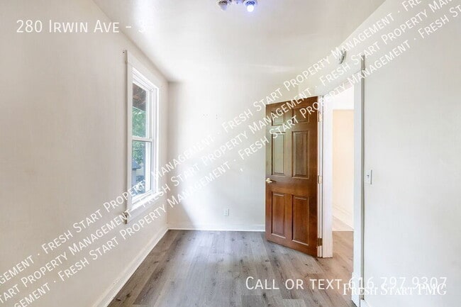 Foto del edificio - 280 Irwin Ave