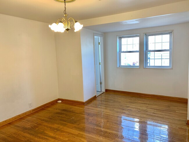 1F BEDROOM 1 - 427 Warren St
