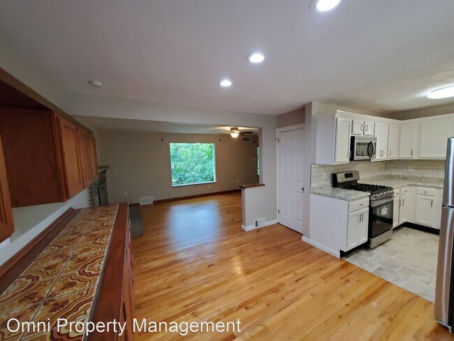 Building Photo - 3 br, 2 bath House - 231 Woodside Rd.