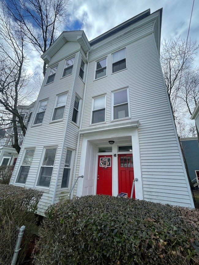 Building Photo - 322 Beacon St
