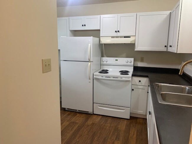 Foto del edificio - 1300-1302 S Hickory Grove Lane