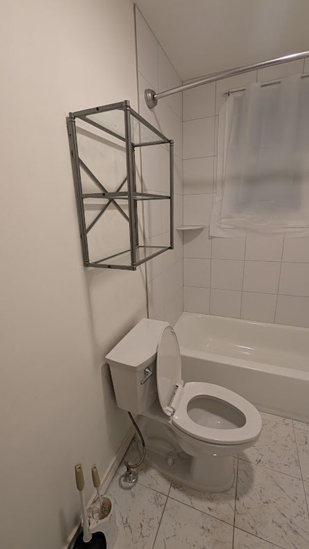 Foto del edificio - 2 bedroom 1 bath home near Lake Julian in Arden, convenient location.