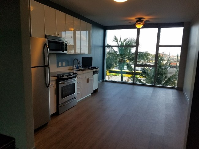 Building Photo - 610 Ala Moana Blvd