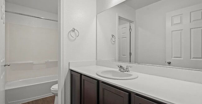Full Bath - 1324 Granary Park Ave