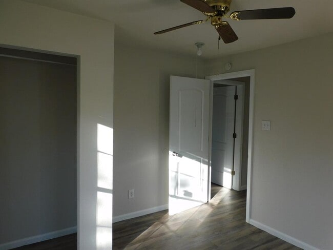 Building Photo - 1320 Green St