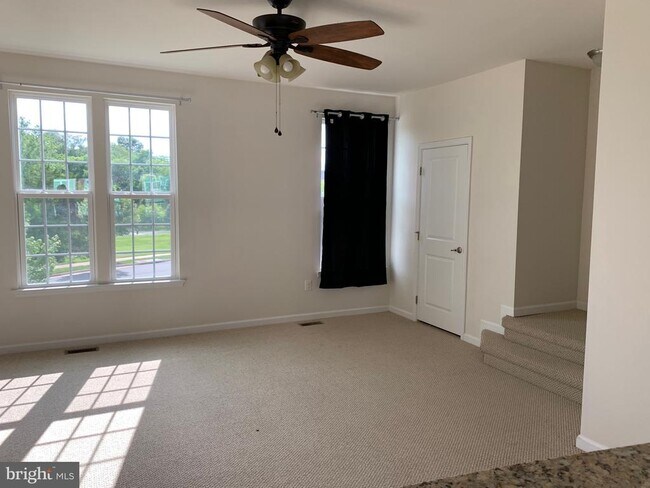 Foto del edificio - 9022 Randolph Cir