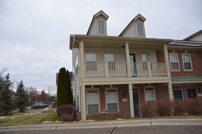 Building Photo - 474 Village Dr