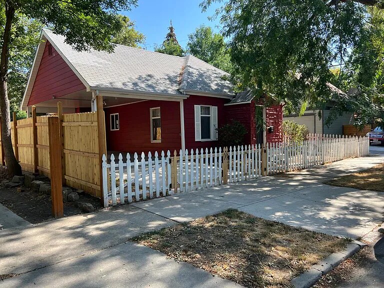 Primary Photo - 1210 N 10th St