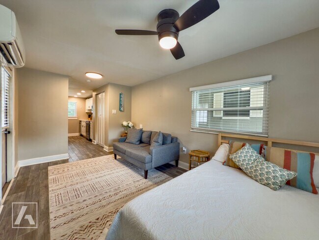 Building Photo - Stylish Renovated Studio – All Utilities I...