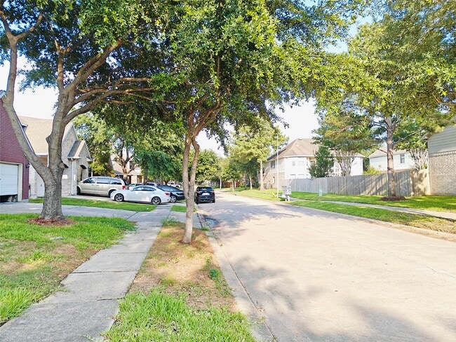 Foto del edificio - 26418 Creston Woods Dr